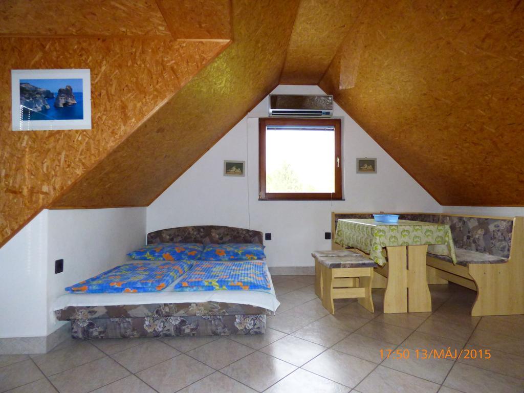 Fabian Apartman-Haz Szantod Bilik gambar